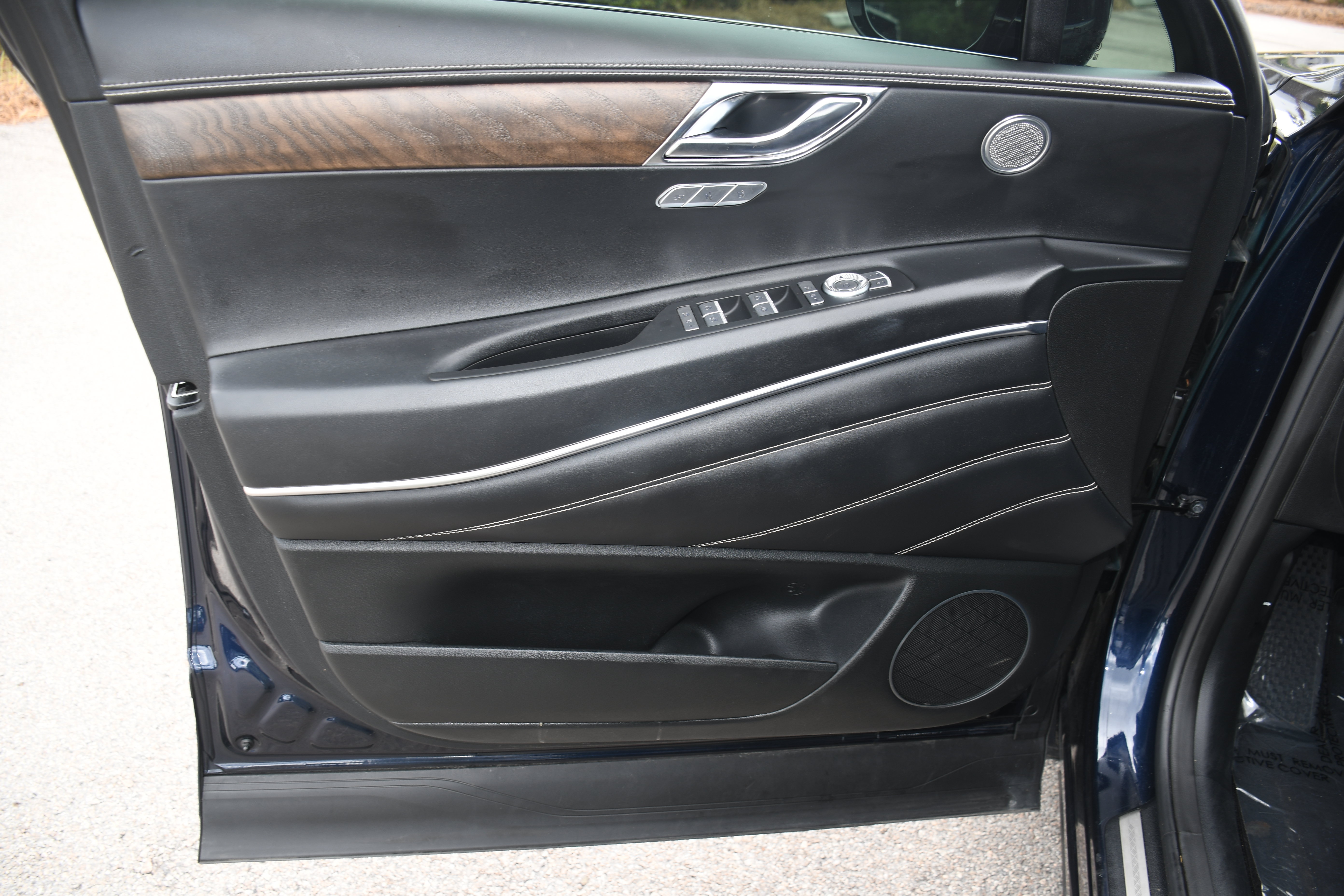 Used 2024 Genesis GV80 2.5T AWD/4WD image 9