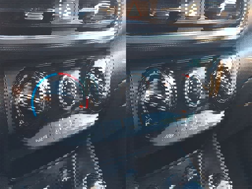 Used 2023 Hyundai Kona SEL w/ Cargo Package image 19