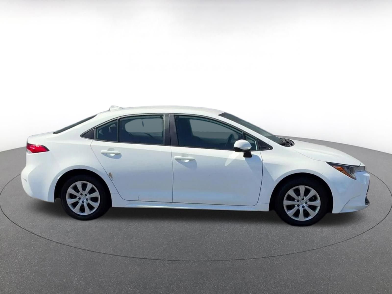 Used 2025 Toyota Corolla LE image 16