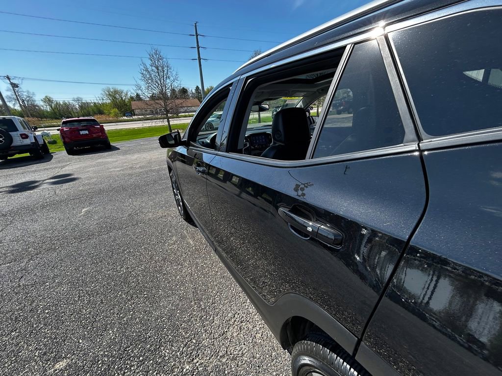 Used 2023 GMC Terrain SLT image 34