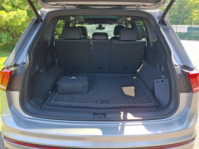 Certified 2024 Volkswagen Tiguan SE R-Line AWD/4WD image 29