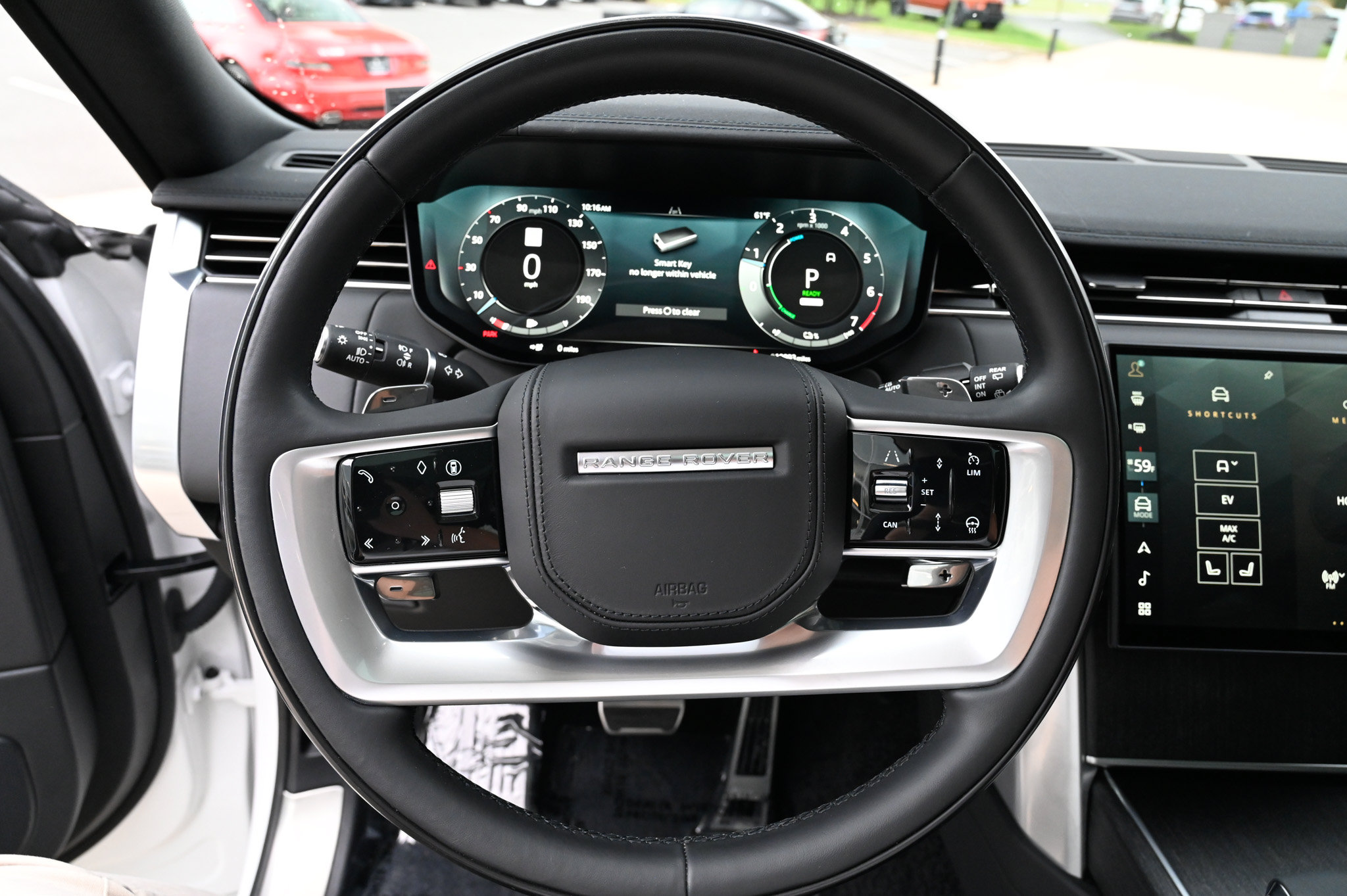 Used 2025 Land Rover Range Rover SE AWD/4WD image 22