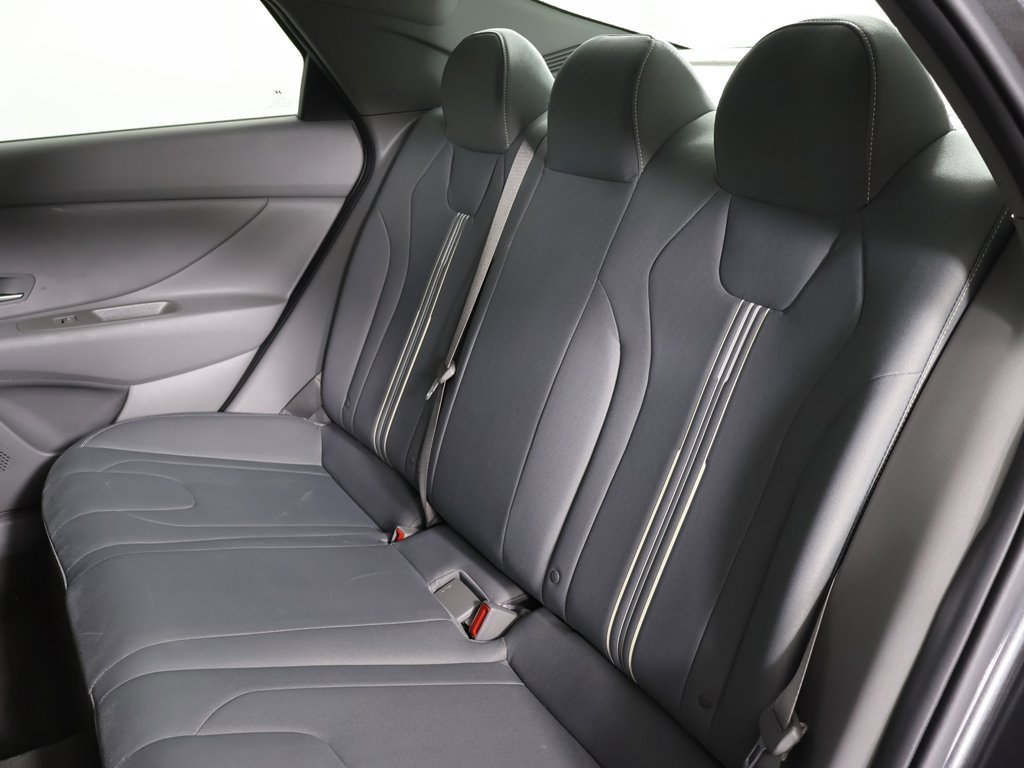 Used 2023 Hyundai Elantra SEL w/ Preferred Accessory Package image 26