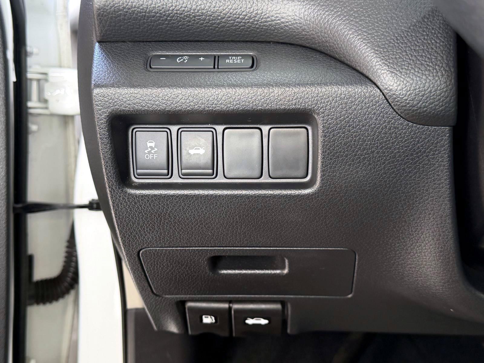 Used 2013 Nissan Altima 3.5 SV w/ Navigation Pkg FWD image 20