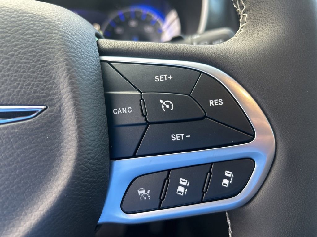 New 2026 Chrysler Pacifica Select FWD image 47