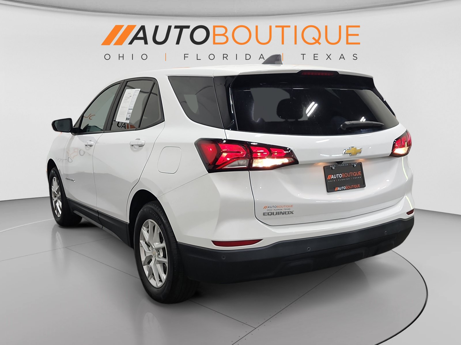 Used 2023 Chevrolet Equinox LS FWD image 3