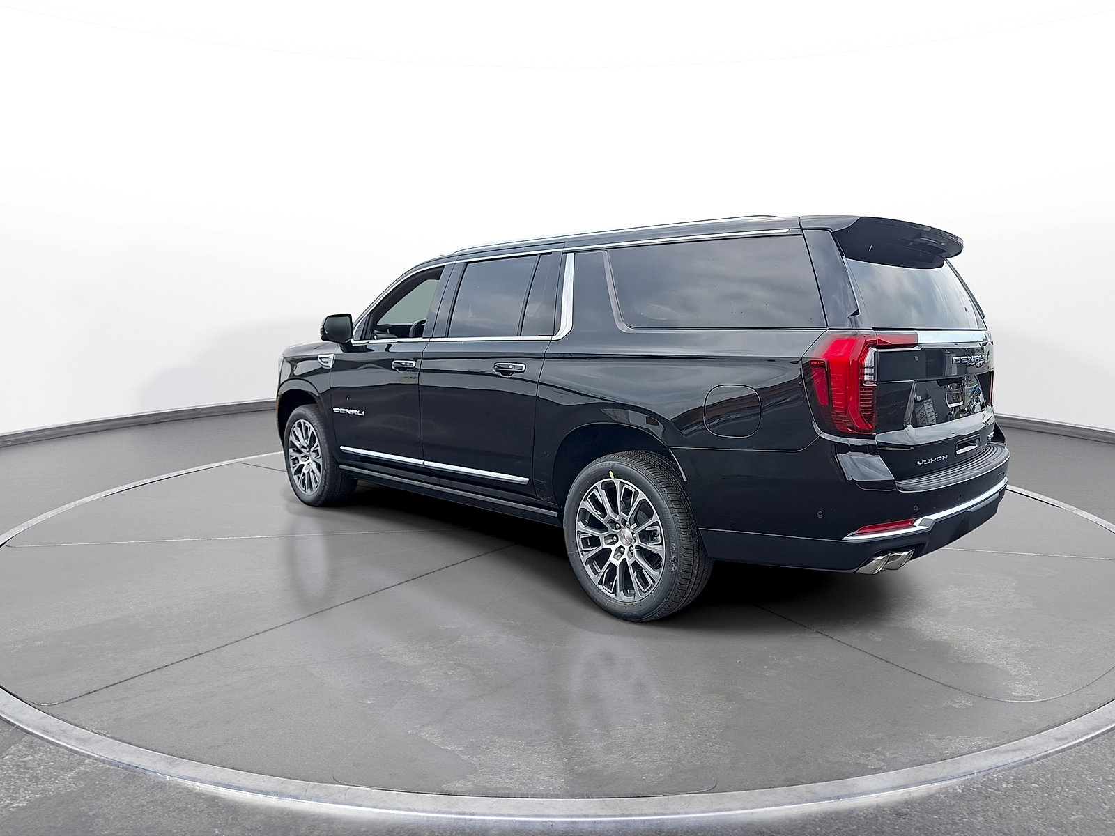 New 2026 GMC Yukon XL Denali w/ Denali Reserve Package AWD/4WD image 6