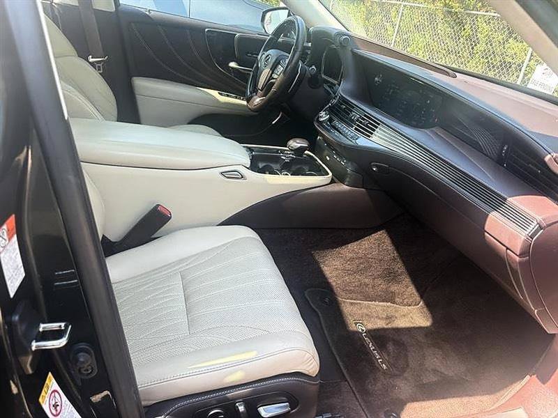 Used 2018 Lexus LS 500 w/ Interior Upgrade Package RWD image 29