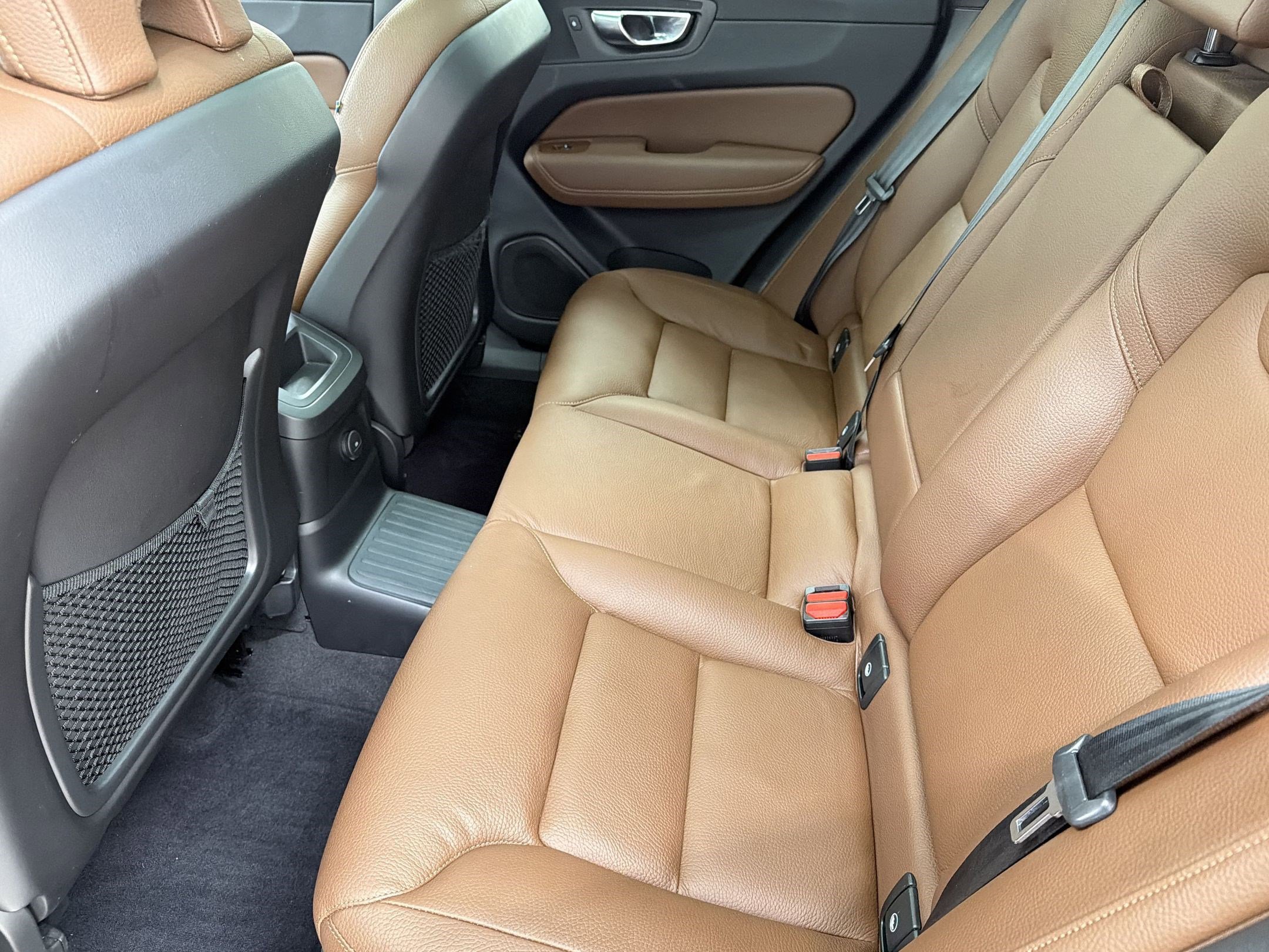 Used 2022 Volvo XC60 T8 Inscription Expression w/ Advanced Package AWD/4WD image 24