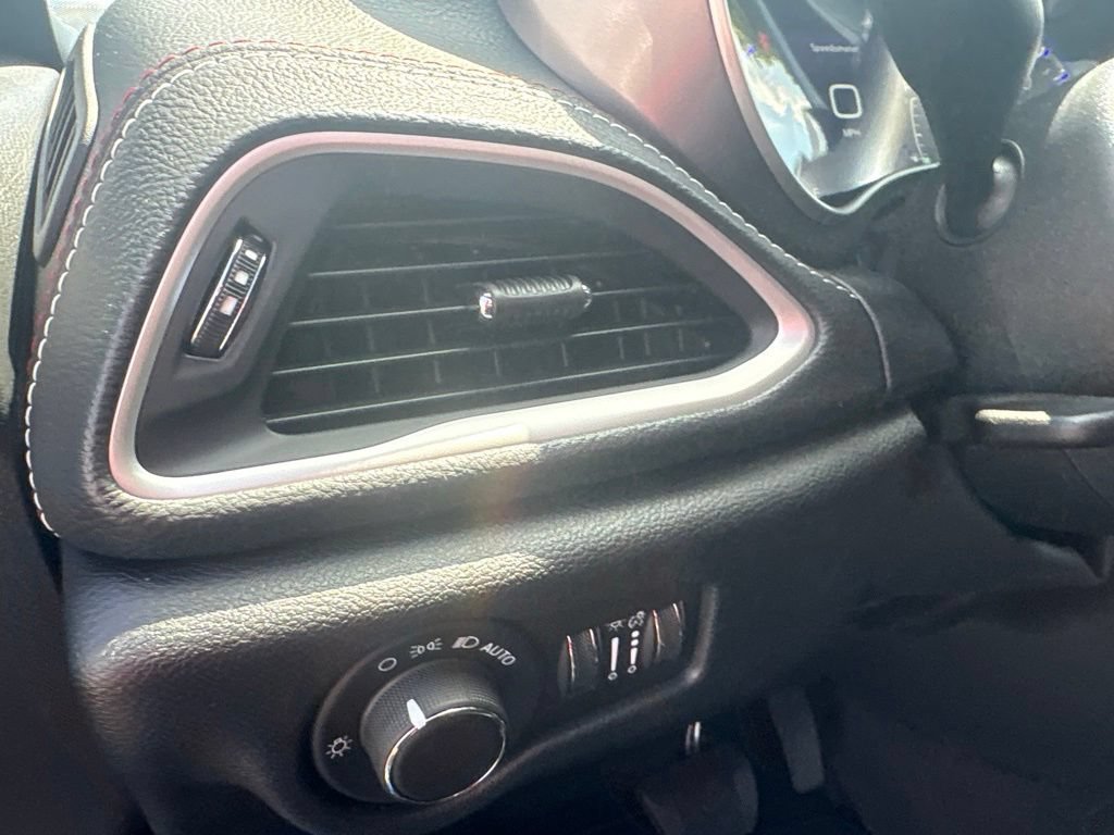 New 2027 Chrysler Pacifica Select FWD image 11