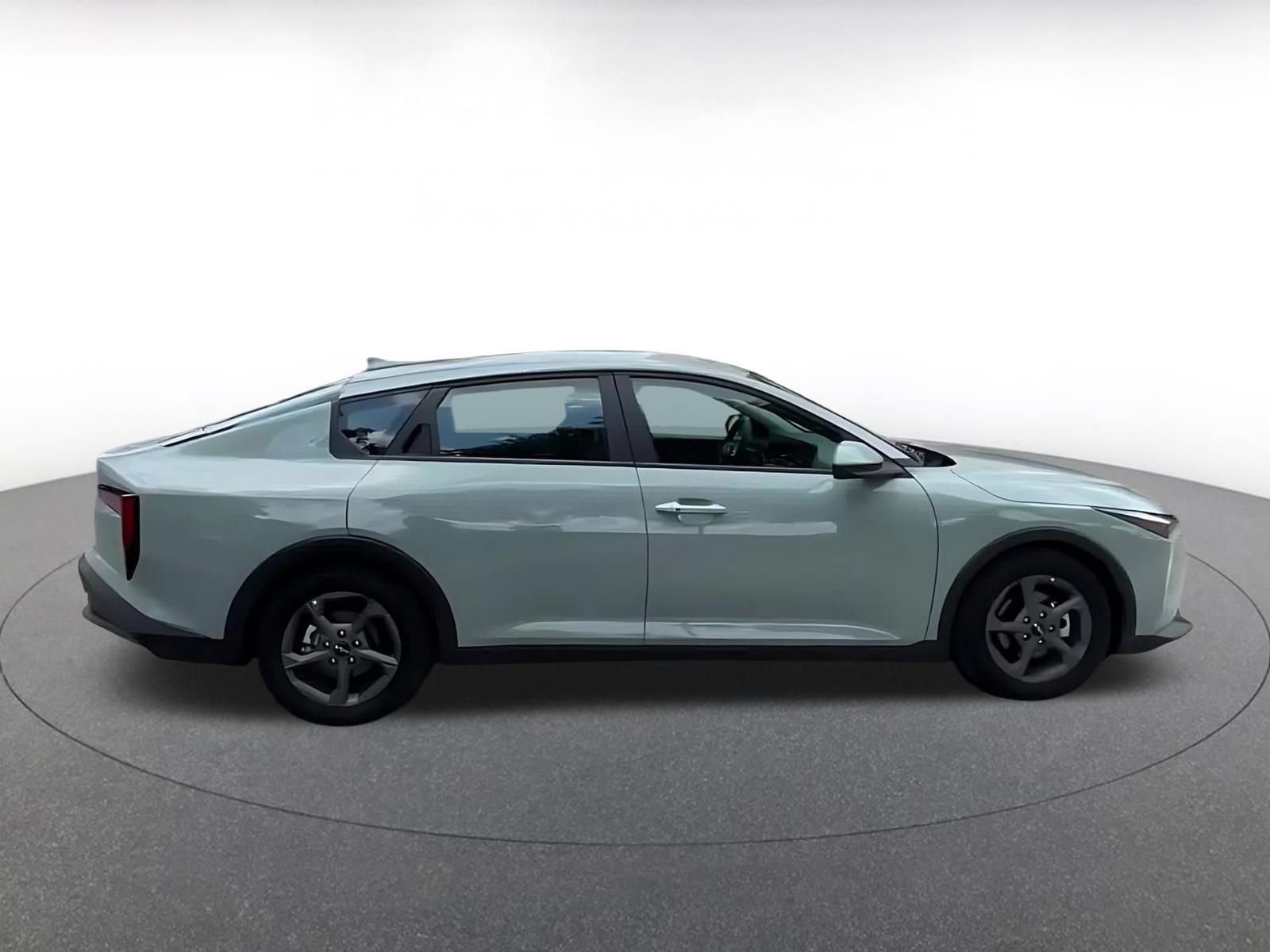 Used 2025 Kia K4 FWD image 16