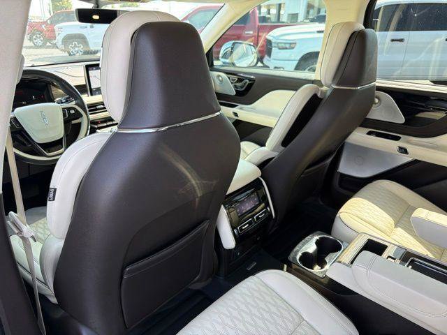 Used 2021 Lincoln Aviator Black Label w/ Class IV Trailer Tow Package AWD/4WD image 34