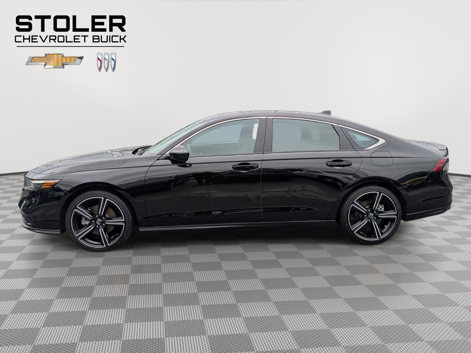 Used 2025 Honda Accord Sport image 2