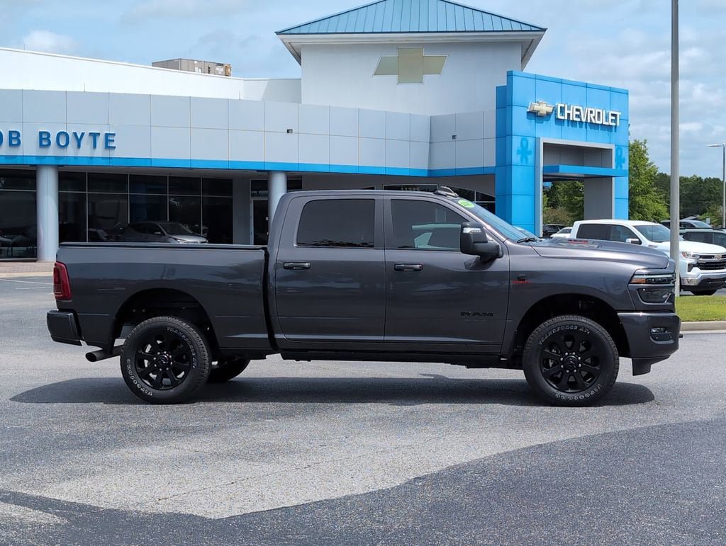 Used 2025 RAM 2500 Laramie AWD/4WD image 2