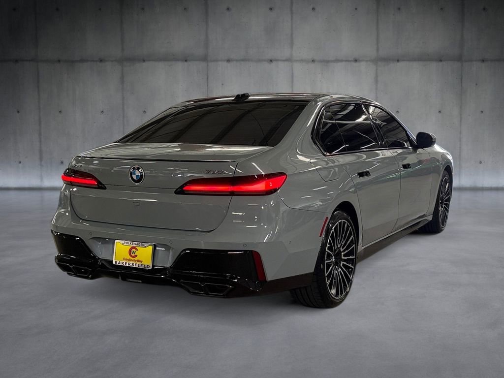 Used 2024 BMW 760i xDrive w/ Executive Package image 5