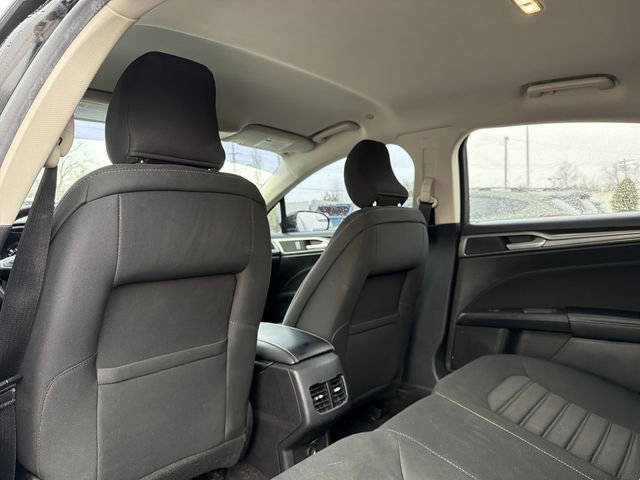 Used 2018 Ford Fusion SE image 12