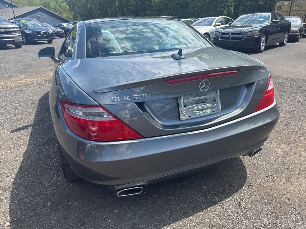 Used 2016 Mercedes-Benz SLK 300 image 17