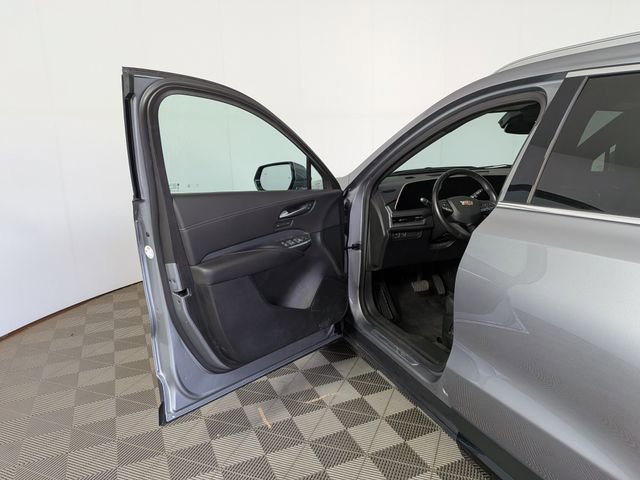 Used 2025 Cadillac XT4 Premium Luxury FWD image 12