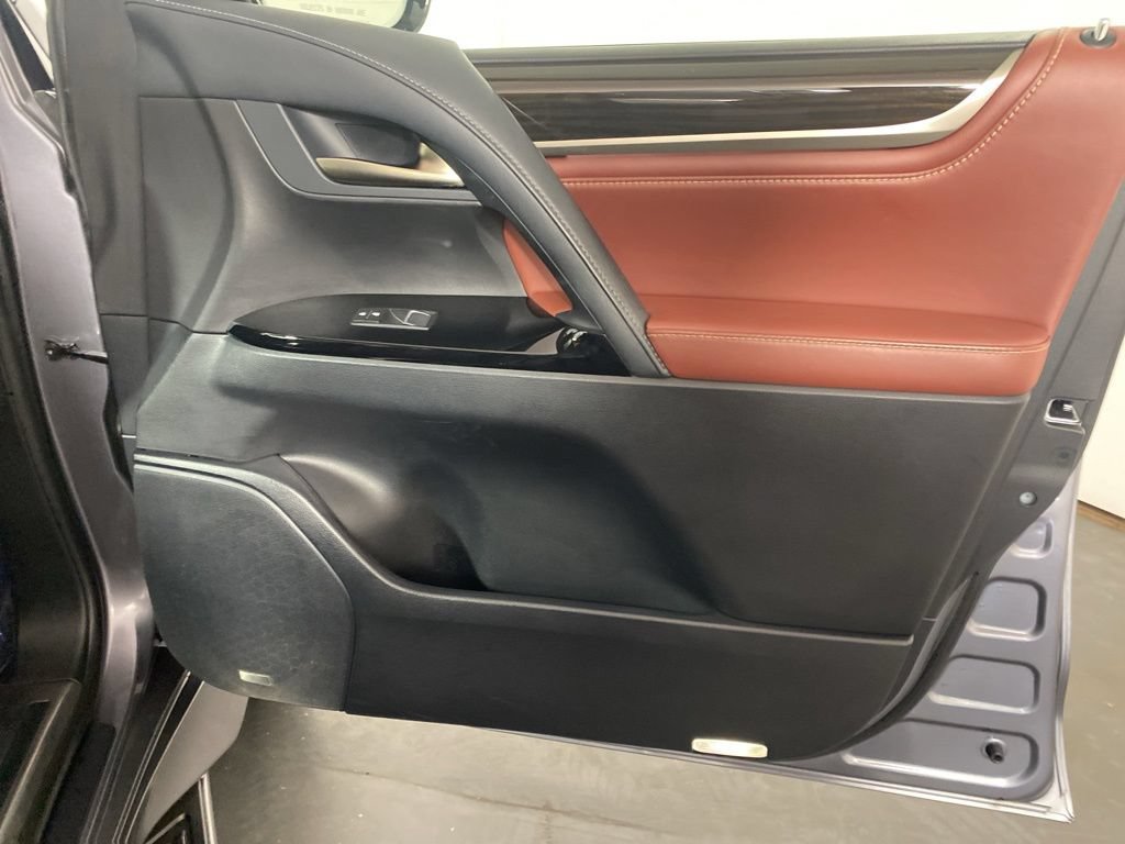 Used 2018 Lexus LX 570 4WD w/ Luxury Package image 32
