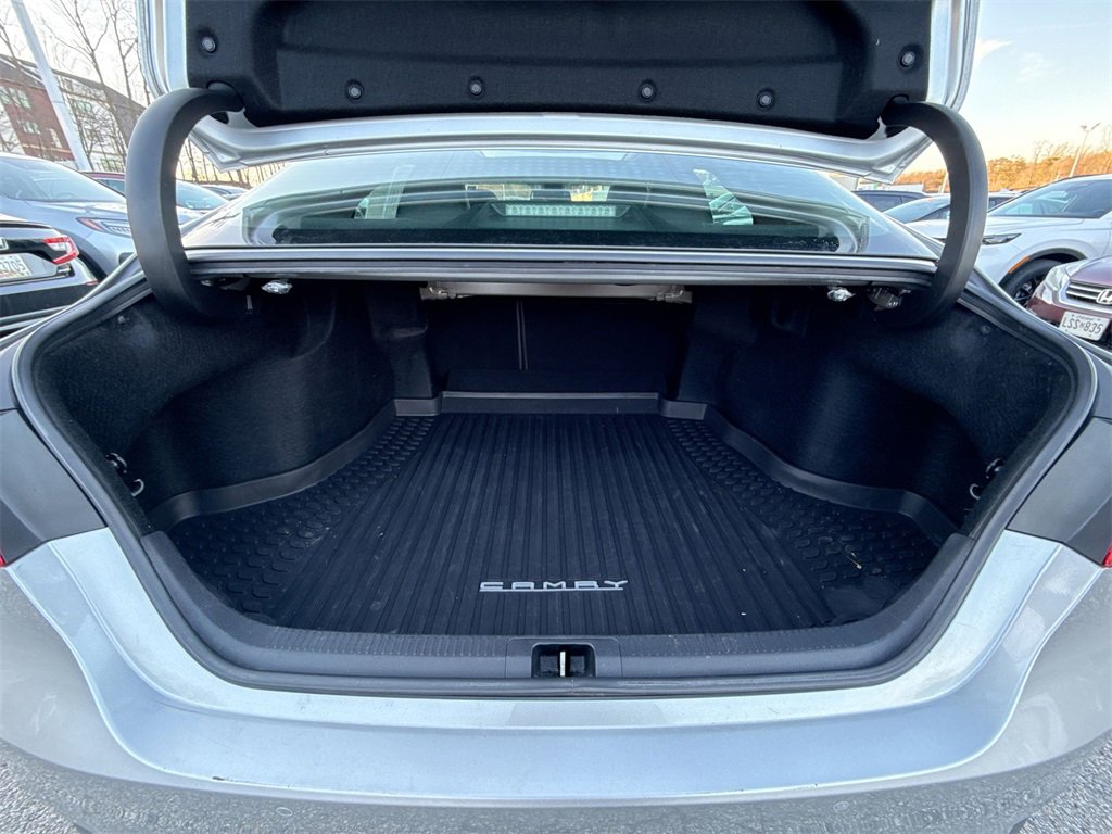 Used 2018 Toyota Camry XLE image 20