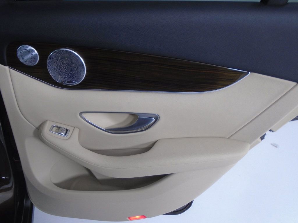 Used 2017 Mercedes-Benz GLC 300 4MATIC image 30