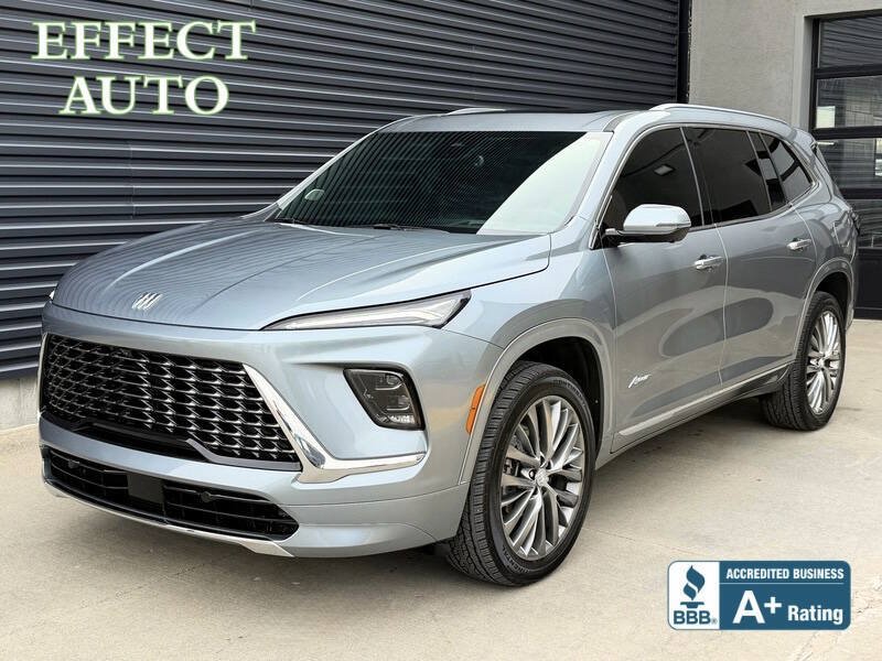 Used 2025 Buick Enclave Avenir w/ Trailering Package, 5000 lbs. AWD/4WD image 1