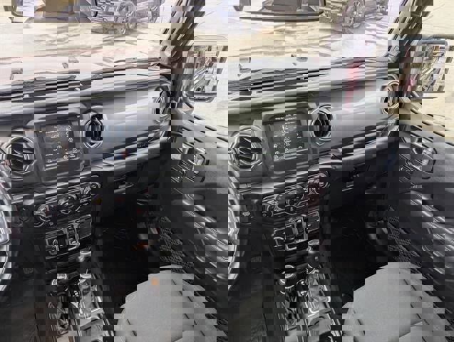 Used 2021 Jeep Wrangler Unlimited Sahara image 24