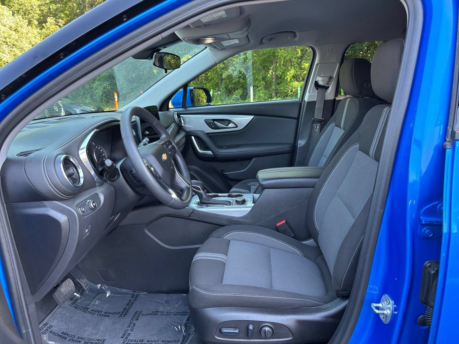 Used 2025 Chevrolet Blazer LT FWD image 23
