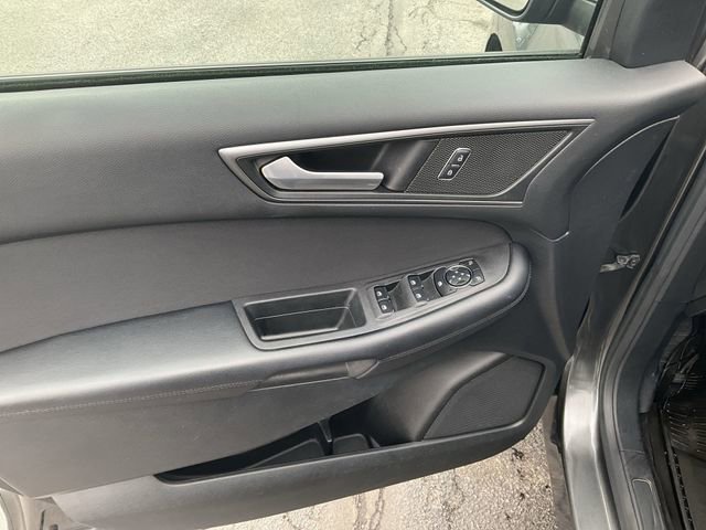 Used 2016 Ford Edge SE image 25