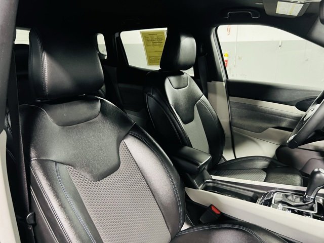 Used 2024 Jeep Compass Latitude image 34