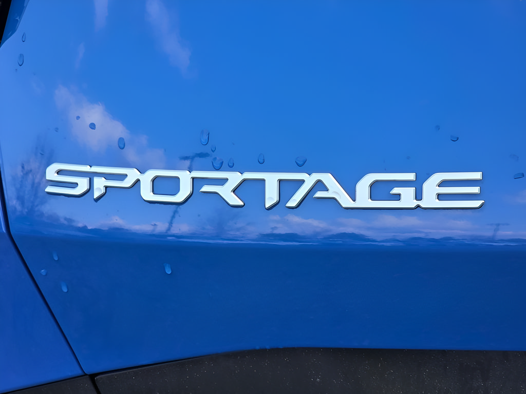 Used 2026 Kia Sportage EX FWD image 36