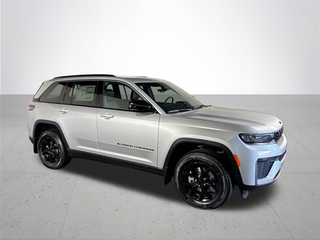 New 2026 Jeep Grand Cherokee Altitude AWD/4WD image 4