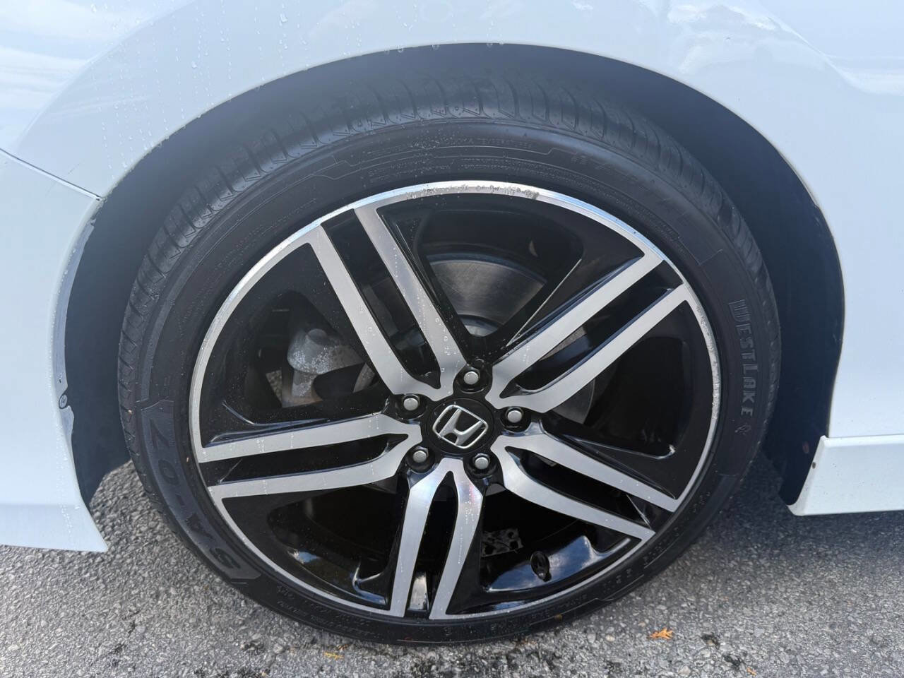 Used 2017 Honda Accord Sport image 7