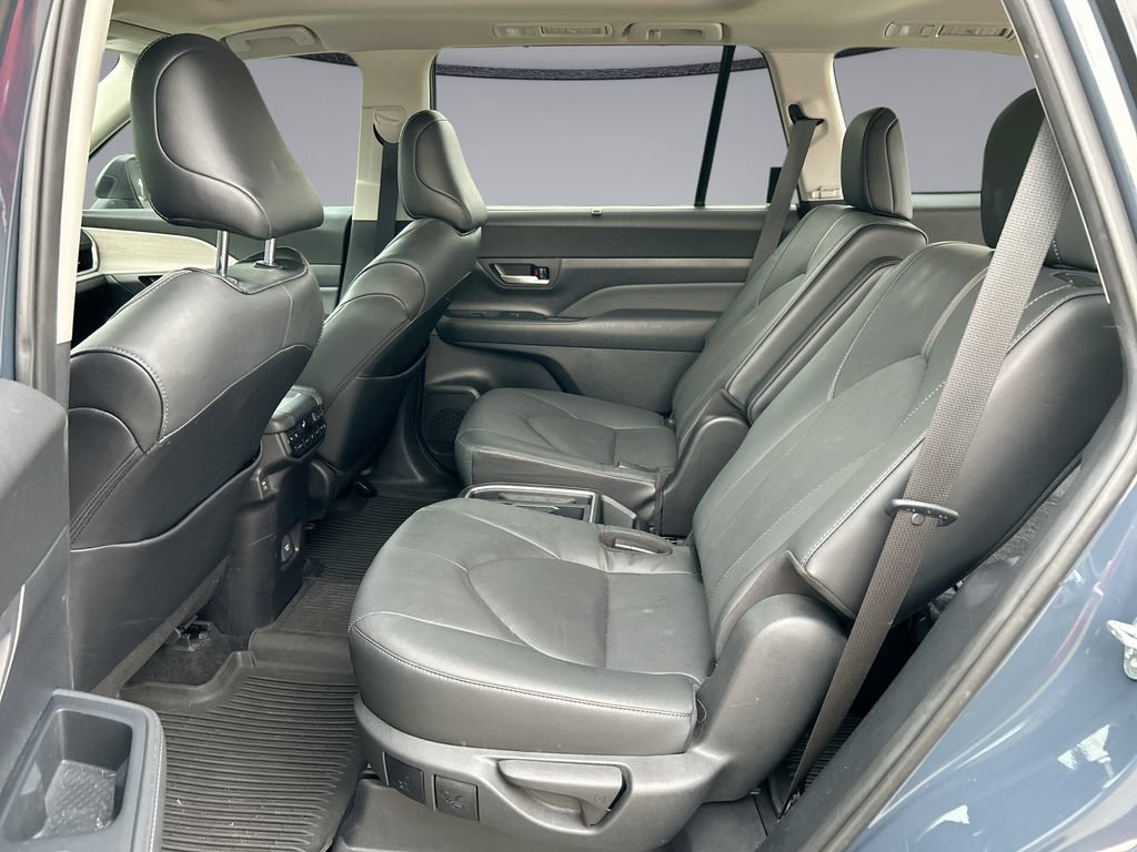 Used 2024 Toyota Grand Highlander AWD image 32