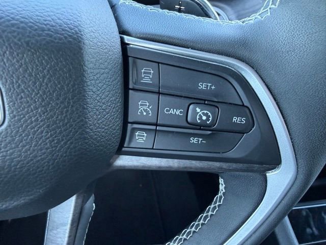 Used 2024 Jeep Grand Cherokee Limited image 16