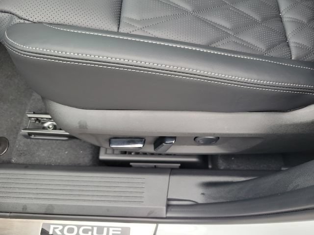 New 2026 Nissan Rogue Platinum AWD/4WD image 18