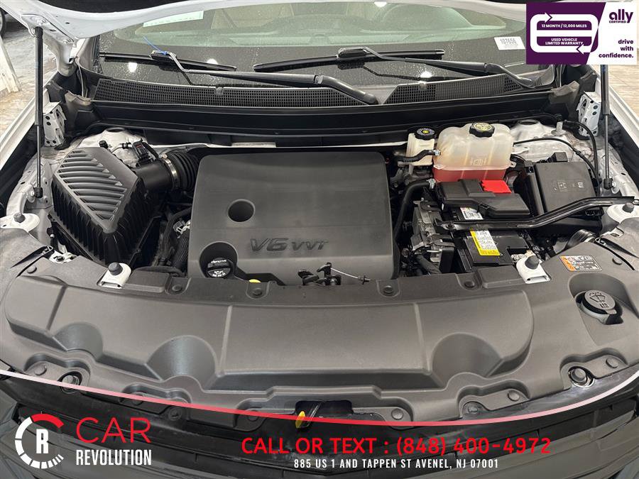 Used 2023 Chevrolet Traverse Premier FWD image 9