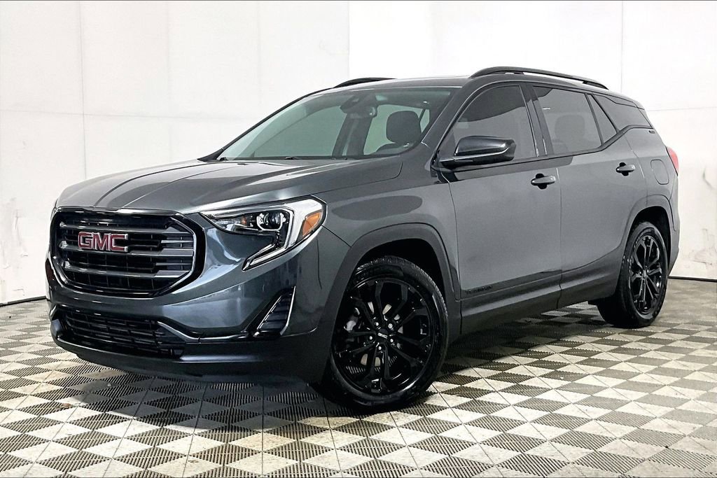 Used 2020 GMC Terrain SLE w/ Driver Convenience Package image 2