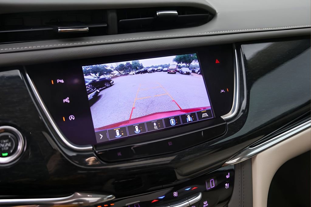 Used 2020 Cadillac XT6 Premium Luxury image 16