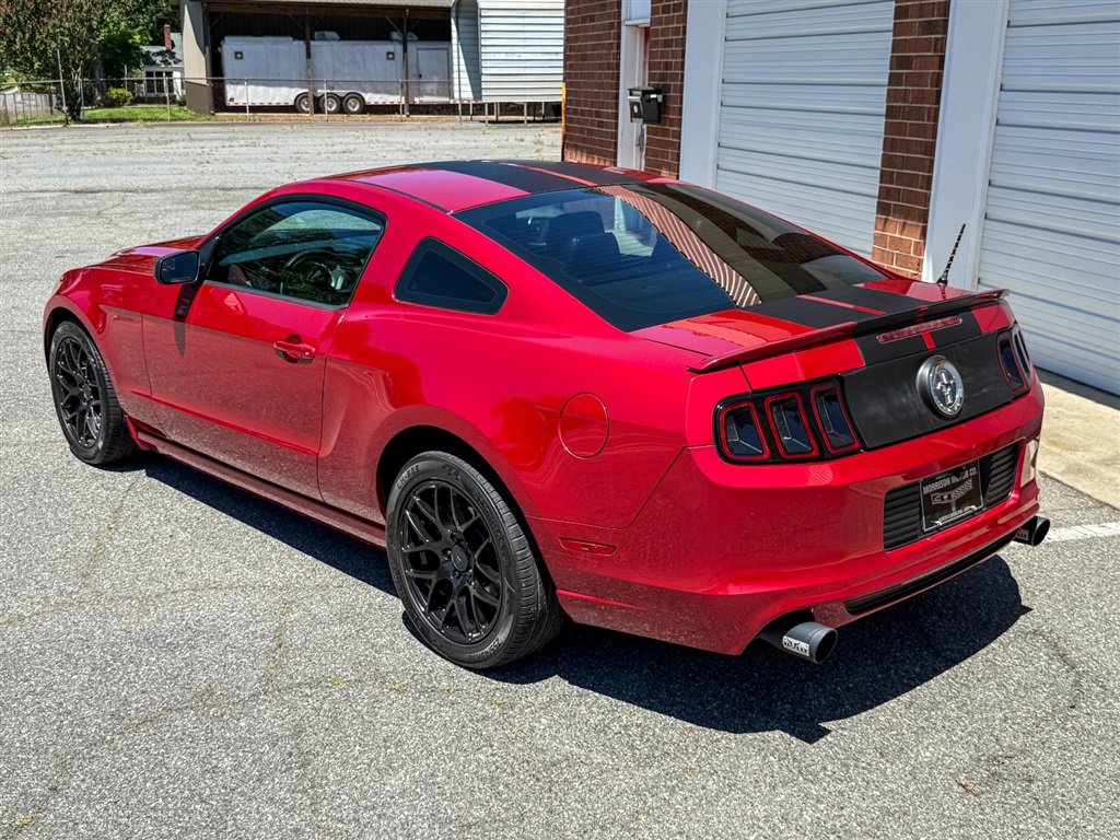 Used 2013 Ford Mustang Coupe RWD image 23