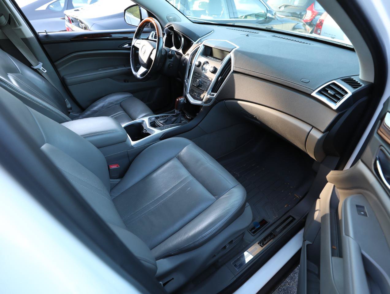 Used 2010 Cadillac SRX Luxury AWD/4WD image 10