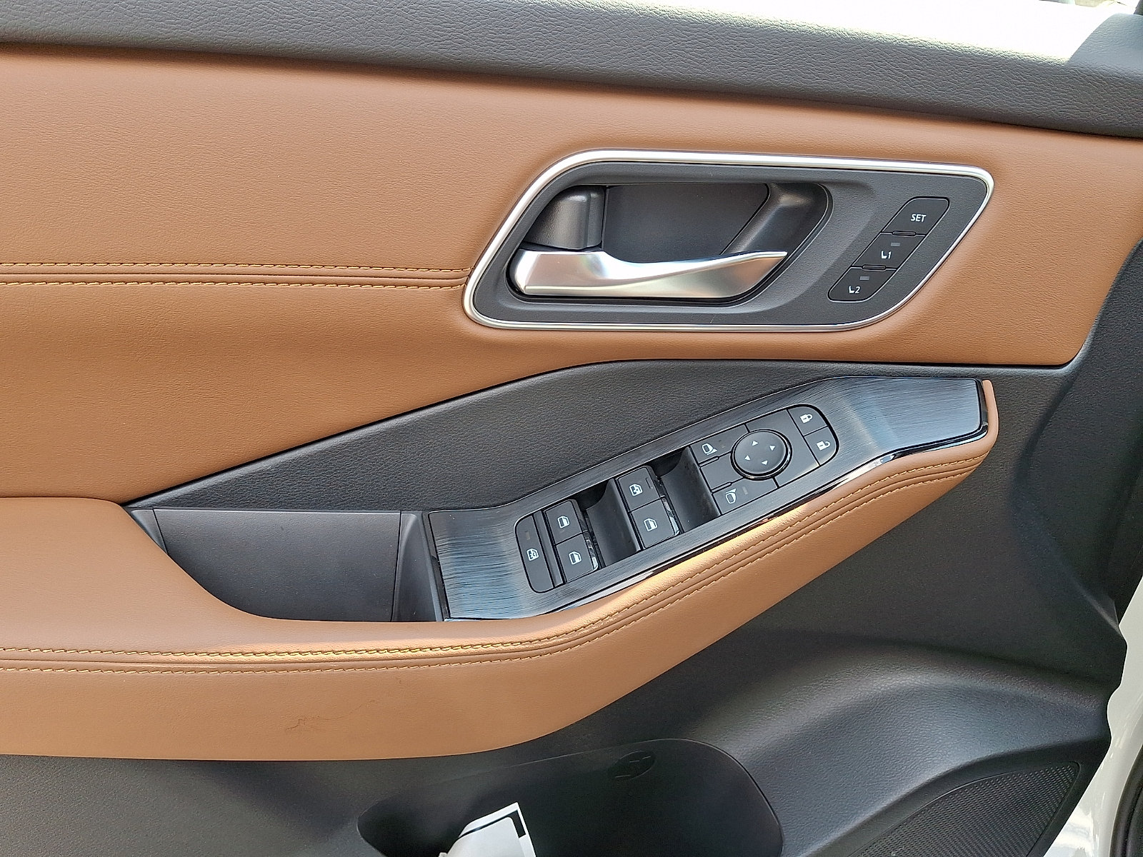 New 2026 Nissan Rogue Platinum AWD/4WD image 9