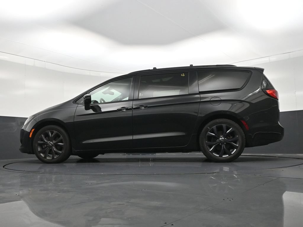 Used 2019 Chrysler Pacifica Limited w/ Advanced Safetytec Group FWD image 25