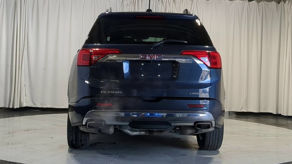 Used 2018 GMC Acadia Denali w/ Technology Package AWD/4WD image 9