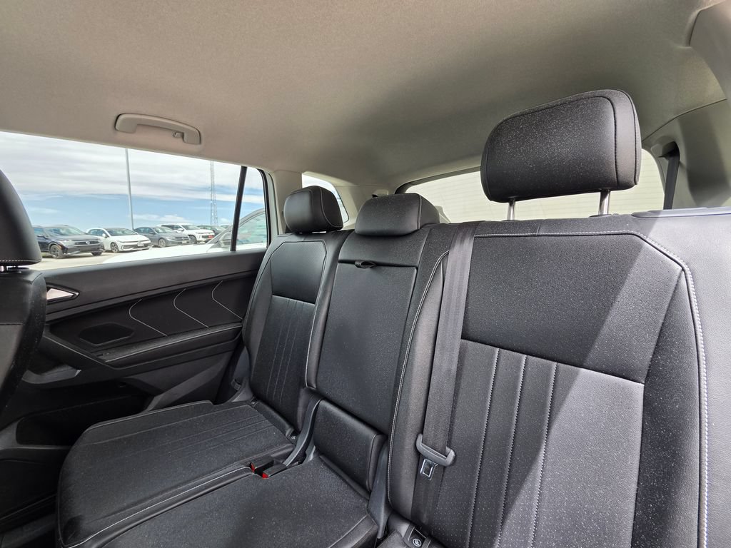 Used 2024 Volkswagen Tiguan SE FWD image 21