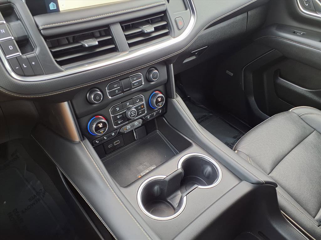 Used 2023 Chevrolet Suburban Premier image 13