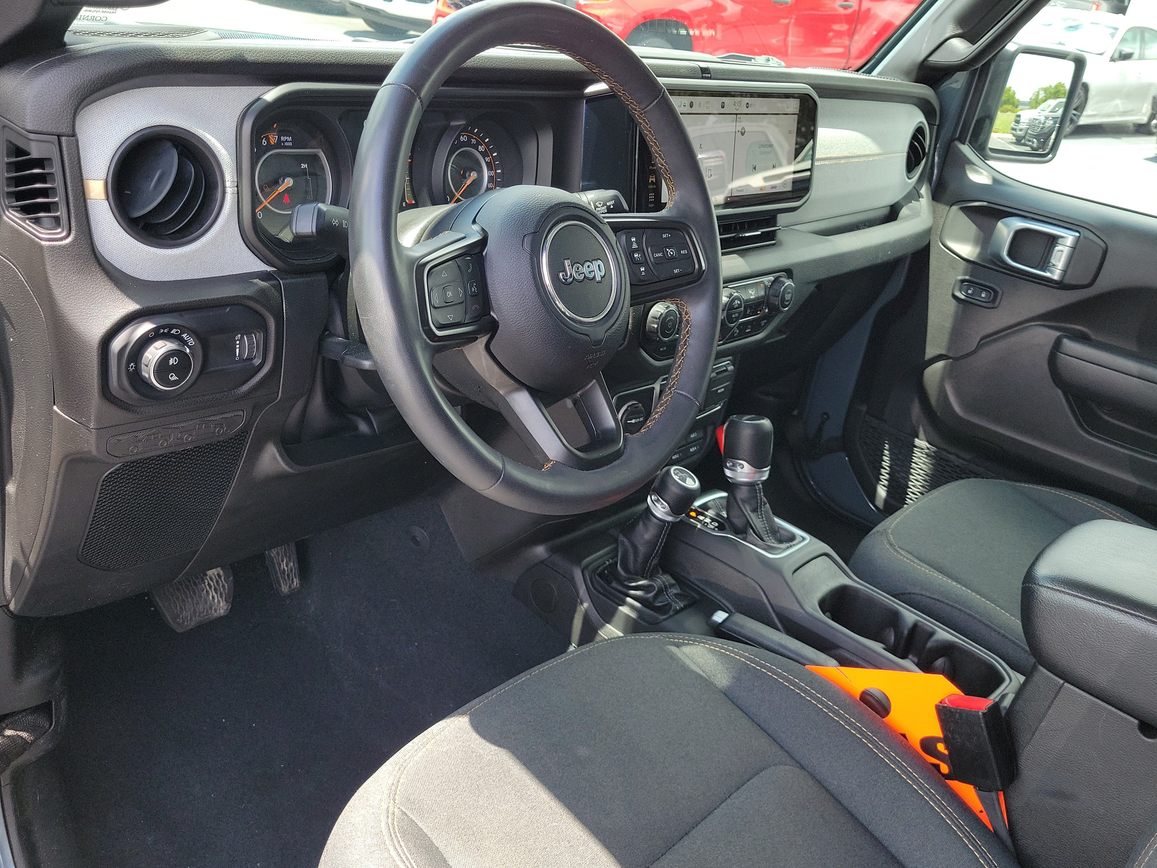 Used 2024 Jeep Gladiator Sport AWD/4WD image 21