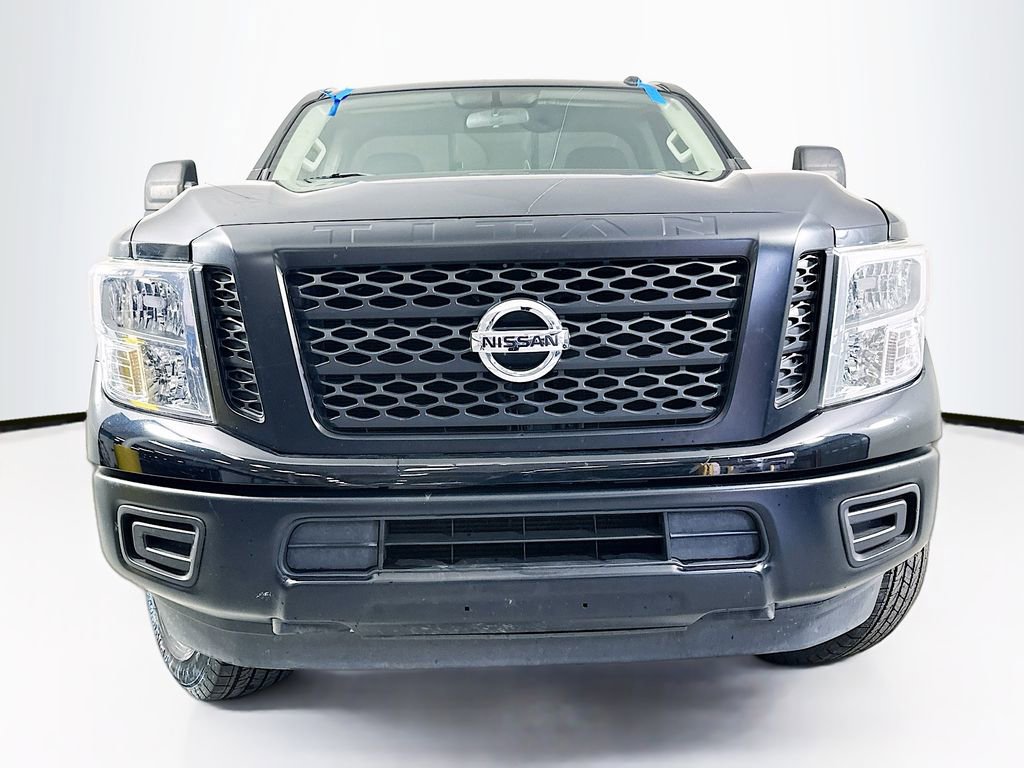 Used 2019 Nissan Titan S image 4