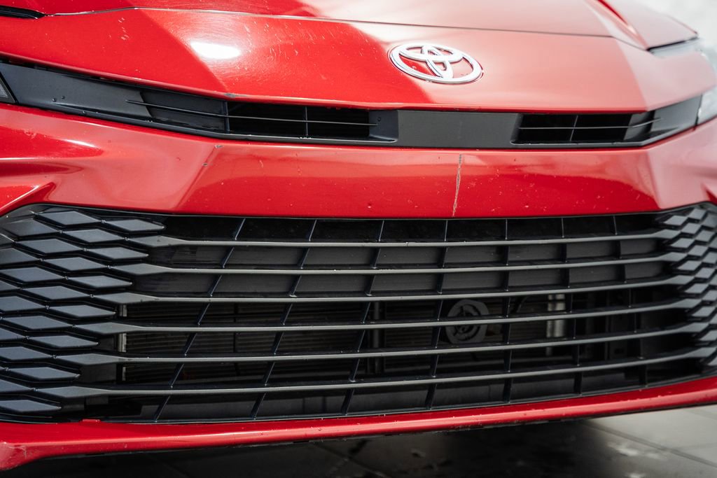 Used 2025 Toyota Camry LE image 10