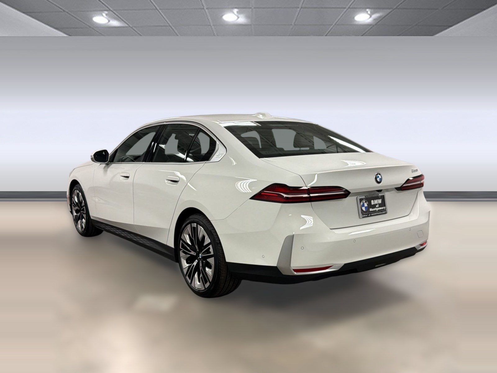 New 2027 BMW 530i RWD image 3